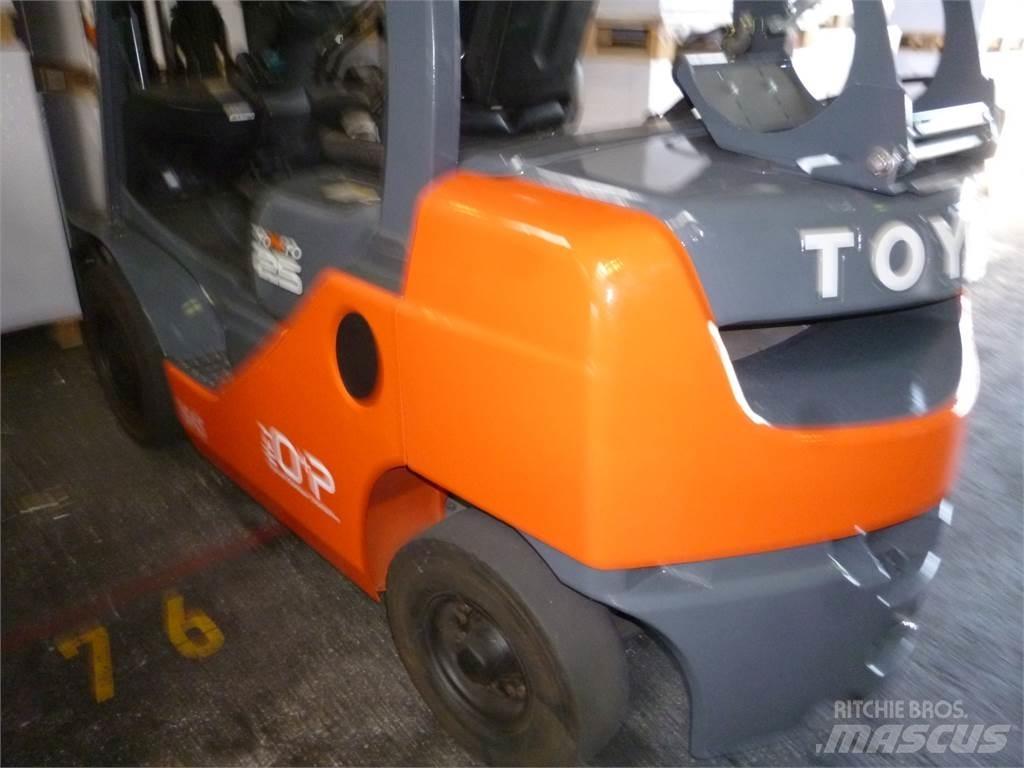 Toyota 02-8FGF25 Plinski viličarji