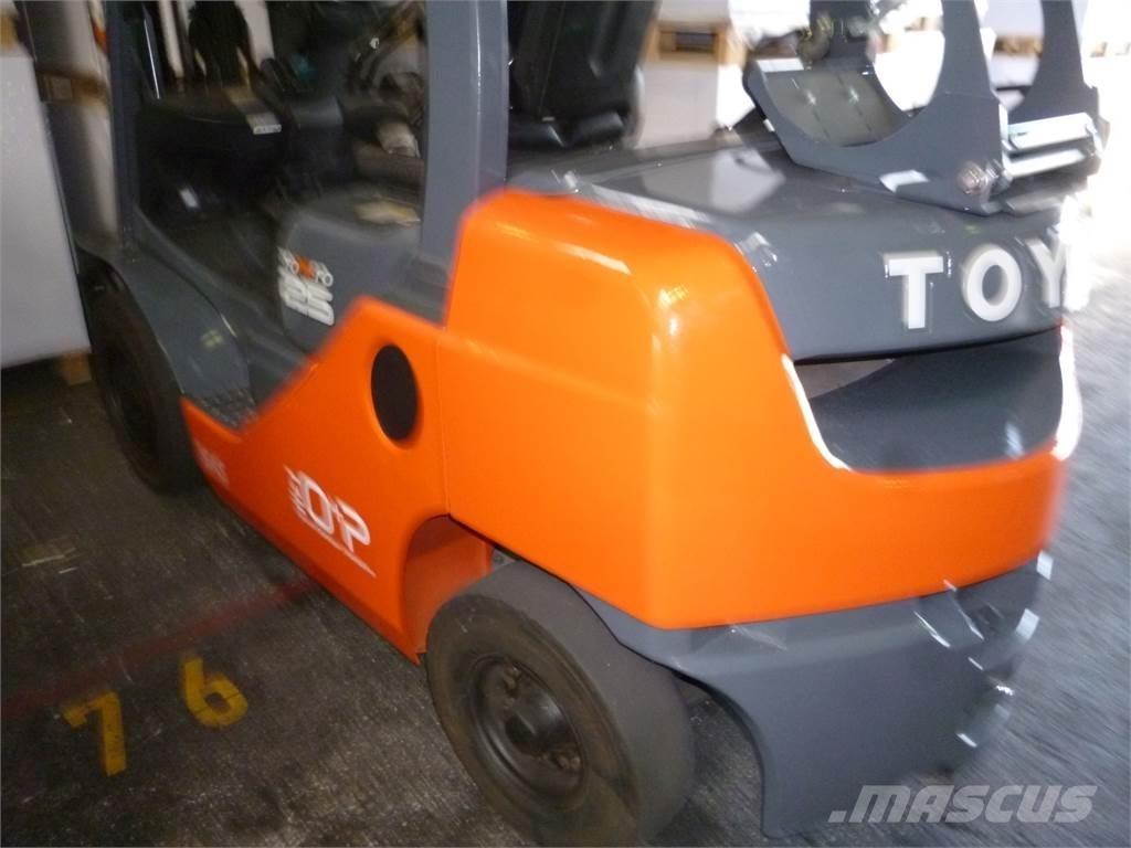 Toyota 02-8FGF25 Plinski viličarji