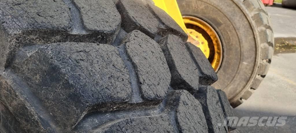 Volvo L 120 E Kolesni nakladalci