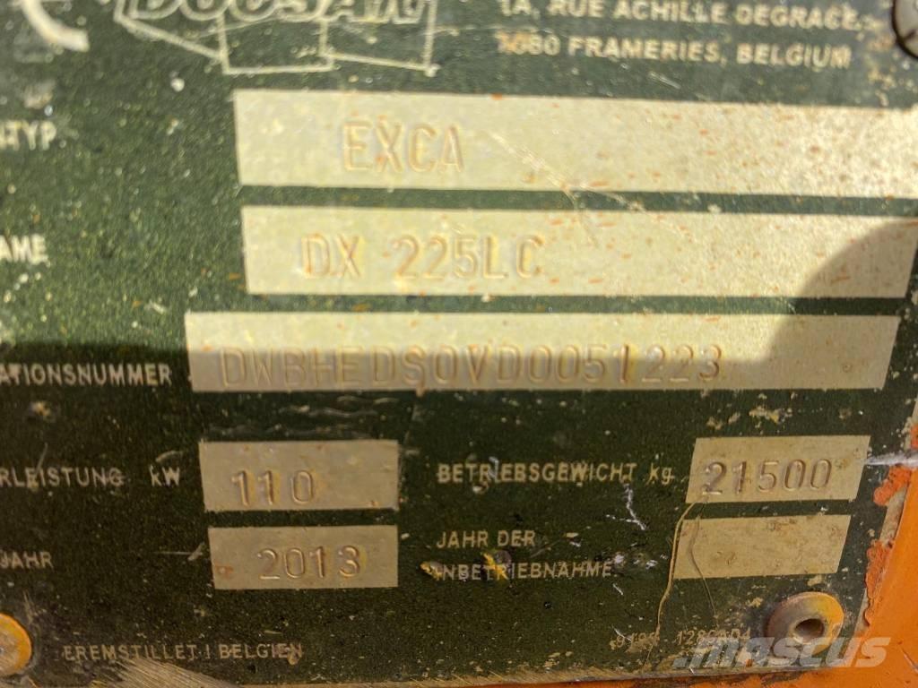 Doosan DX 225 LC Bagri goseničarji