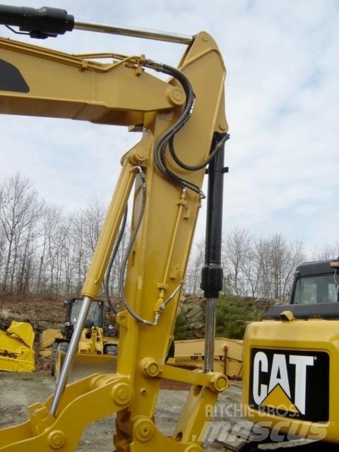 CAT 311F Bagri goseničarji