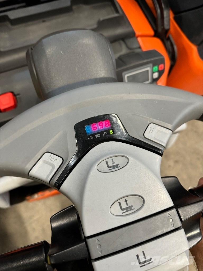 Toyota SPE160L Ročni električni viličar