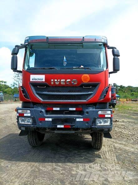 Iveco Trakker 410 Tovornjaki z žerjavom