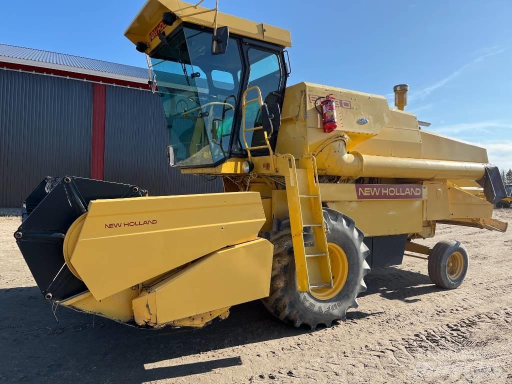 New Holland 8030 12´ Kombajni