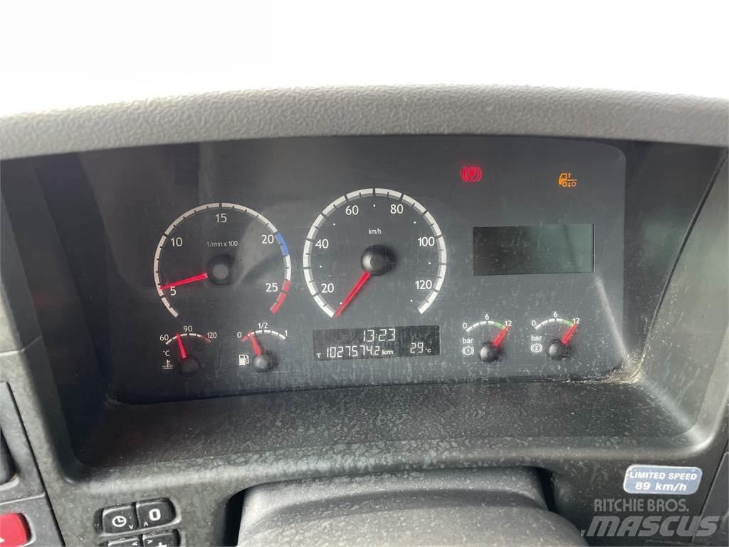 Scania P340 8x4 Tovornjaki z žerjavom