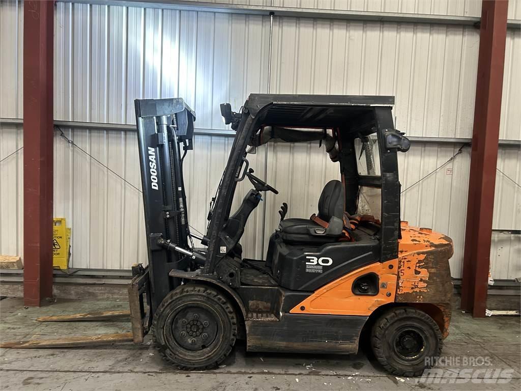 Doosan D30S-5 Dizelski viličarji