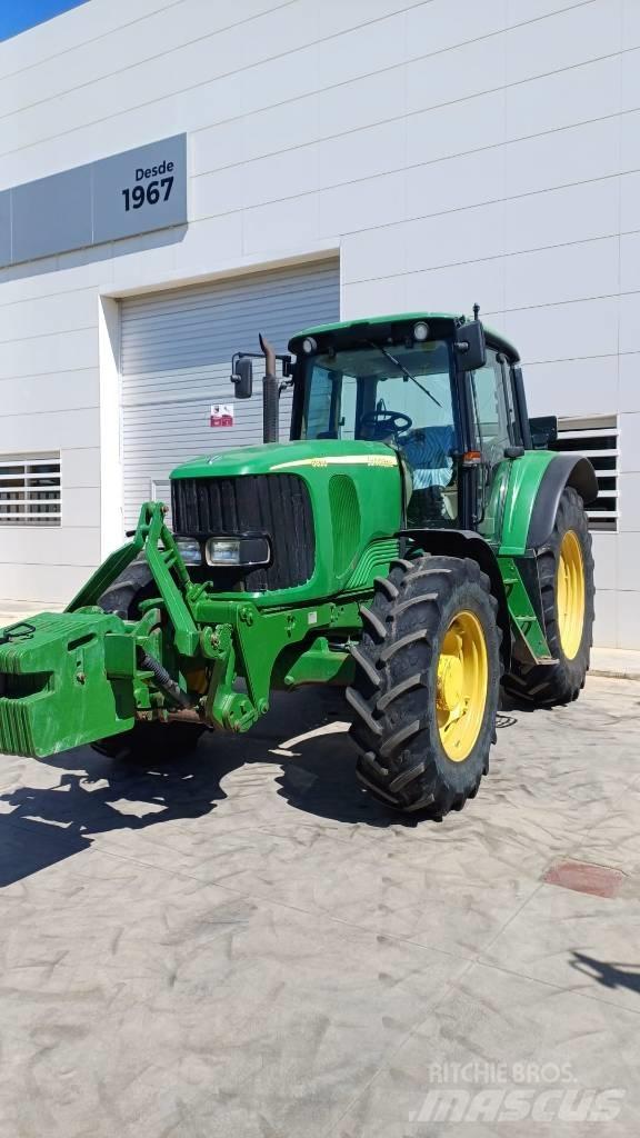 John Deere 6820 Traktorji