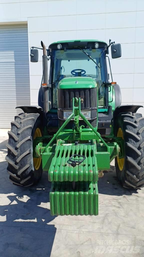 John Deere 6820 Traktorji
