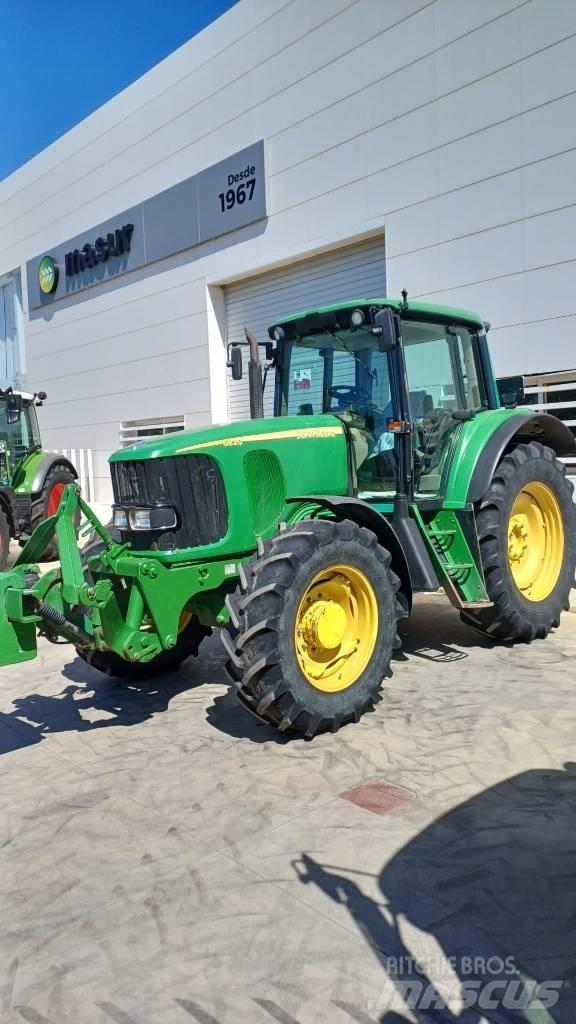 John Deere 6820 Traktorji
