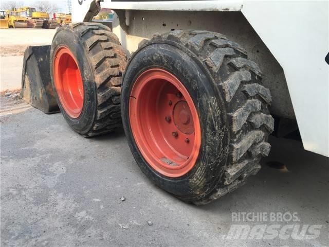Bobcat S 130 Skid steer mini nakladalci