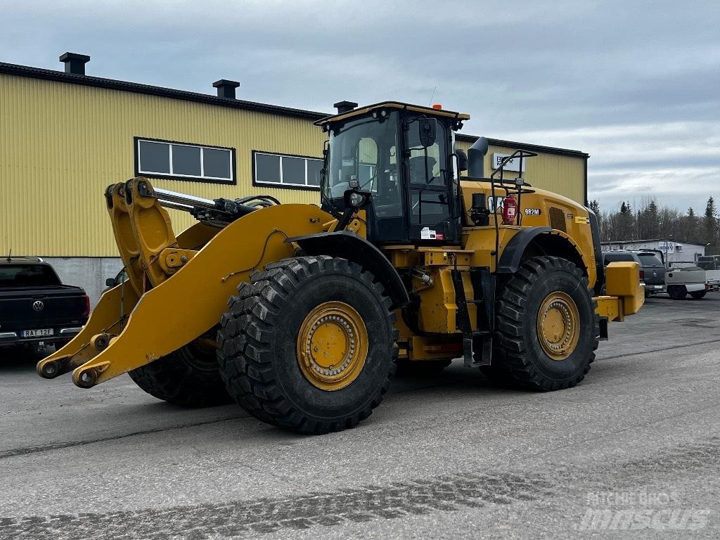 CAT 982 M Kolesni nakladalci