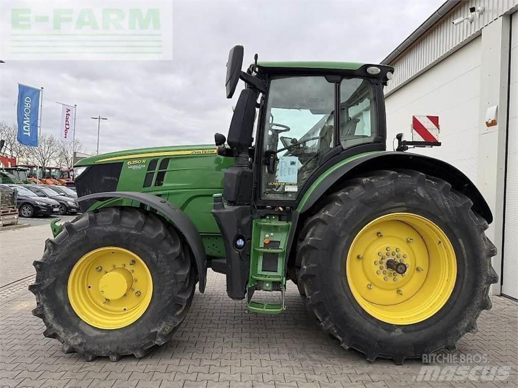 John Deere 6250 r Traktorji