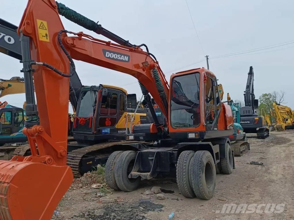 Doosan 150 W Bagri na kolesih