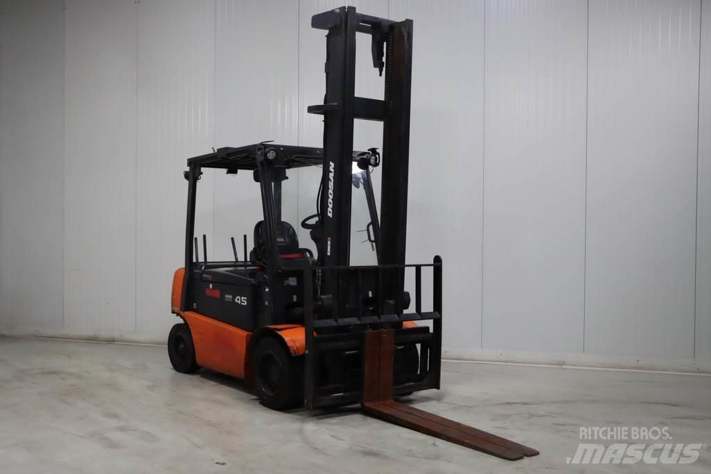 Doosan B45X-5 Električni viličarji