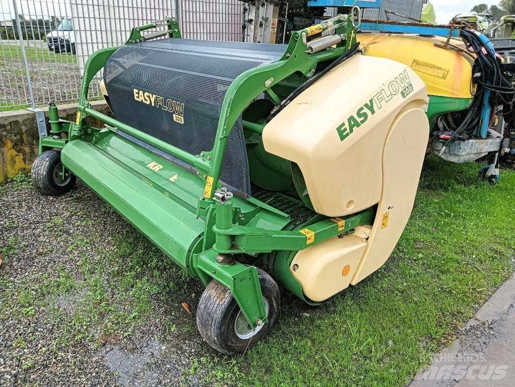Krone Easy Flow 300 Stroji za krmo na lastni pogon