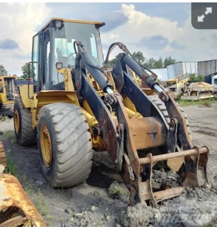 CAT IT 62 G Kolesni nakladalci