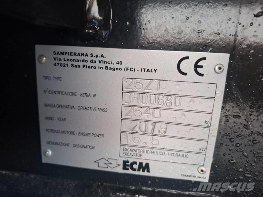 ECM 25 ZT Mini bagri <7t