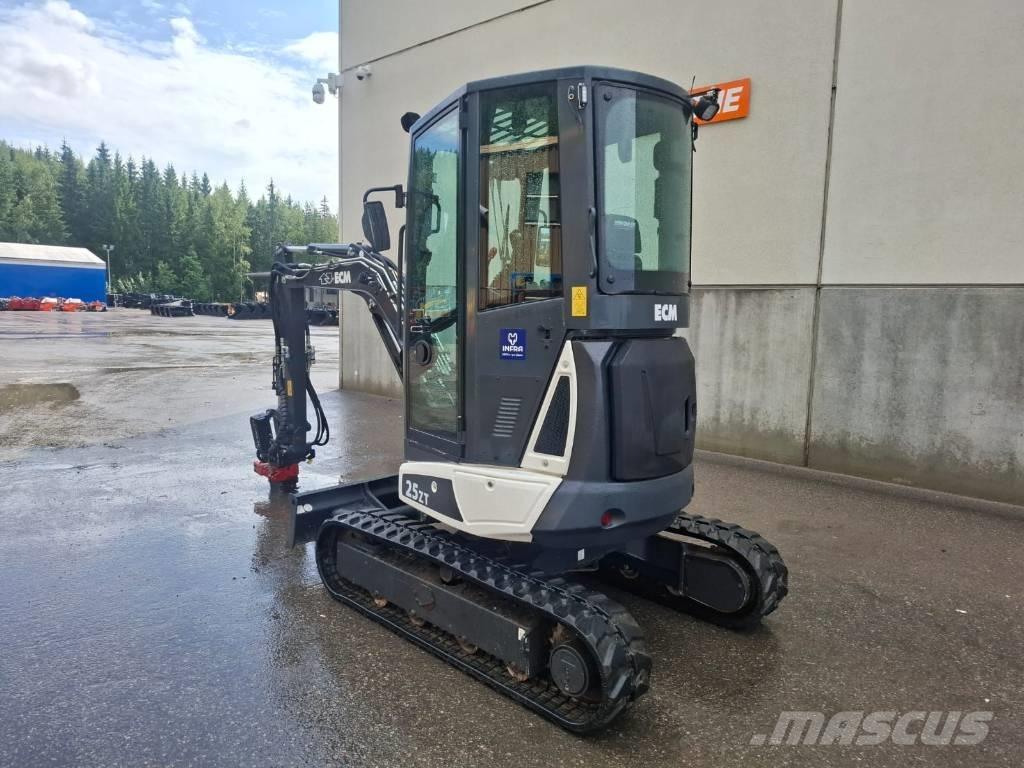 ECM 25 ZT Mini bagri <7t