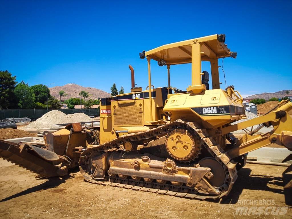 CAT D 6 M XL Buldožerji goseničarji