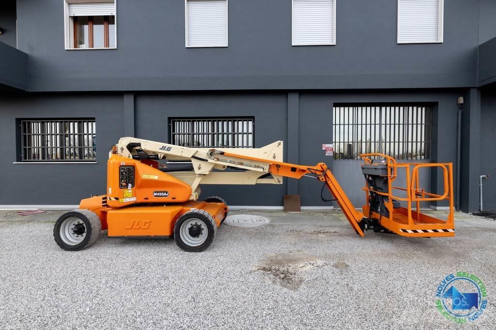 JLG M450AJ Zglobne dvižne ploščadi