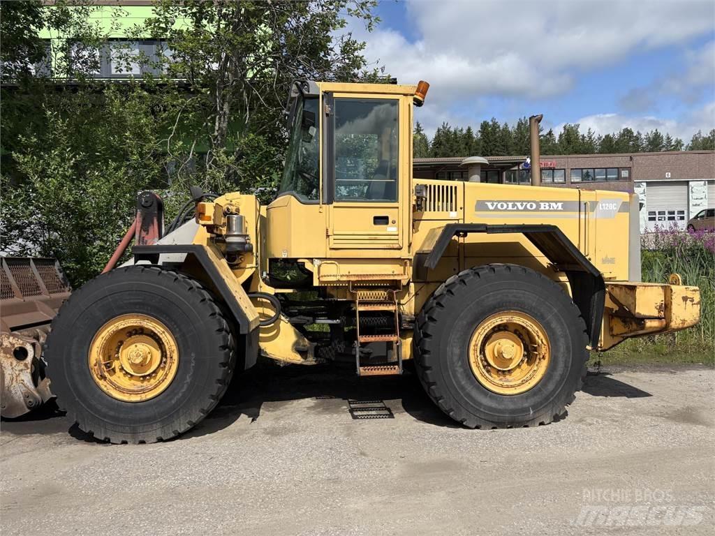 Volvo L120 C Kolesni nakladalci
