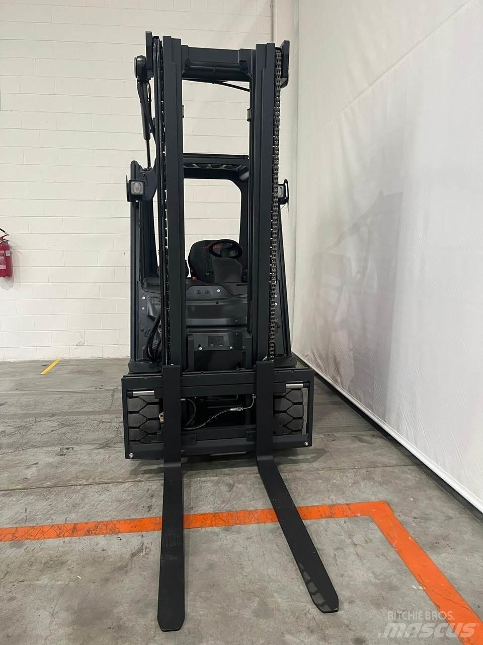 Linde E30-01 Električni viličarji