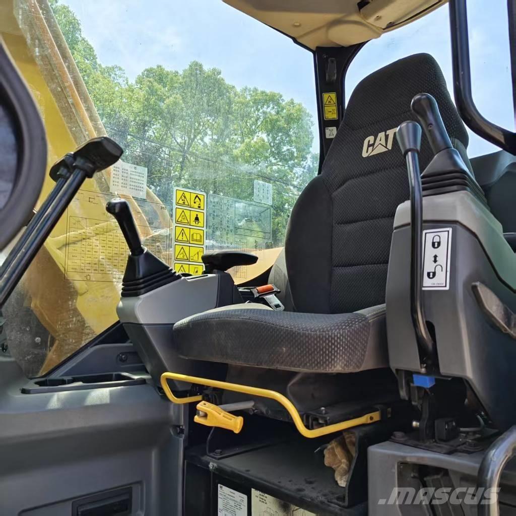 CAT 310 Bagri goseničarji
