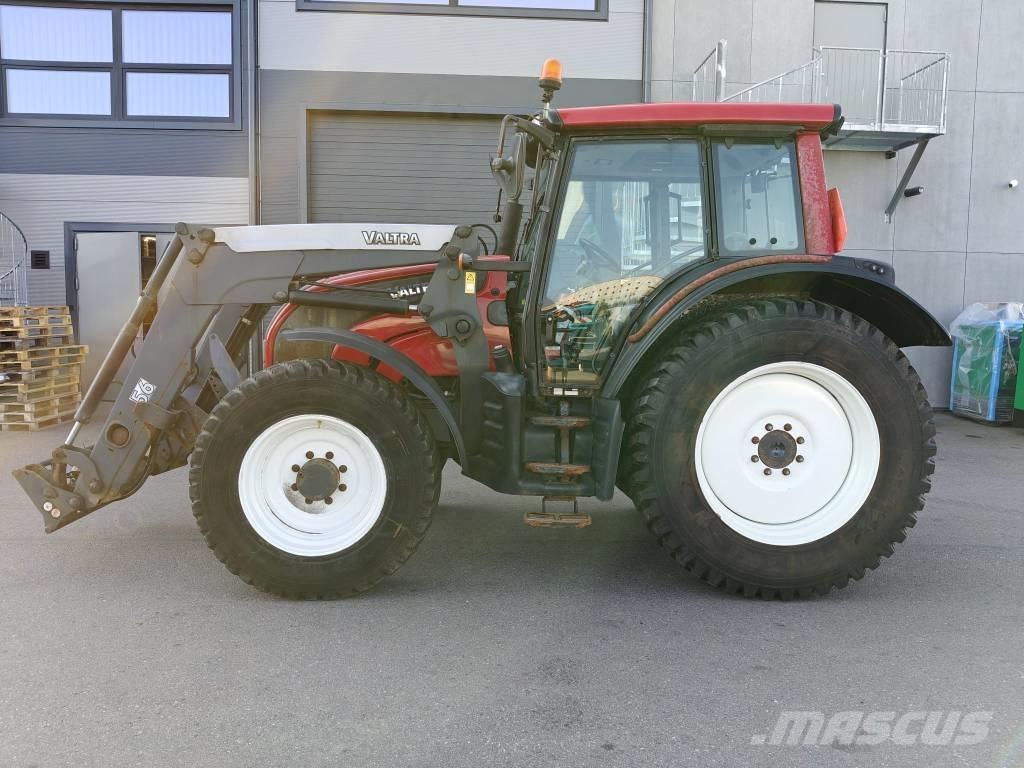 Valtra N 101 Traktorji