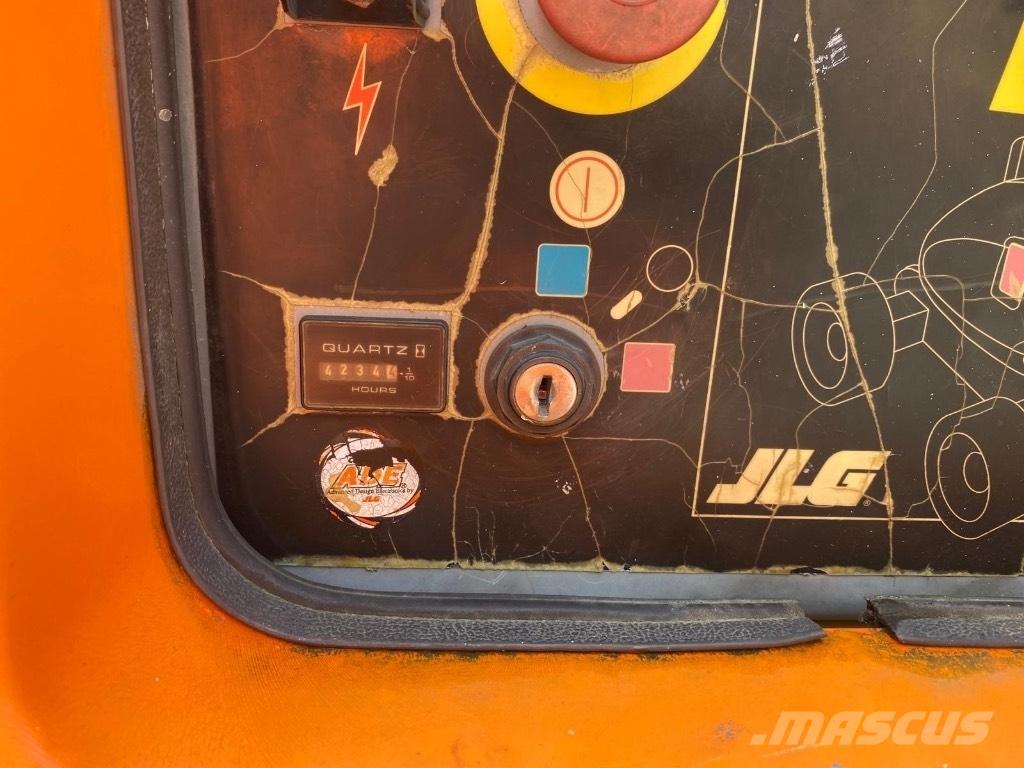 JLG 600 AJ Zglobne dvižne ploščadi