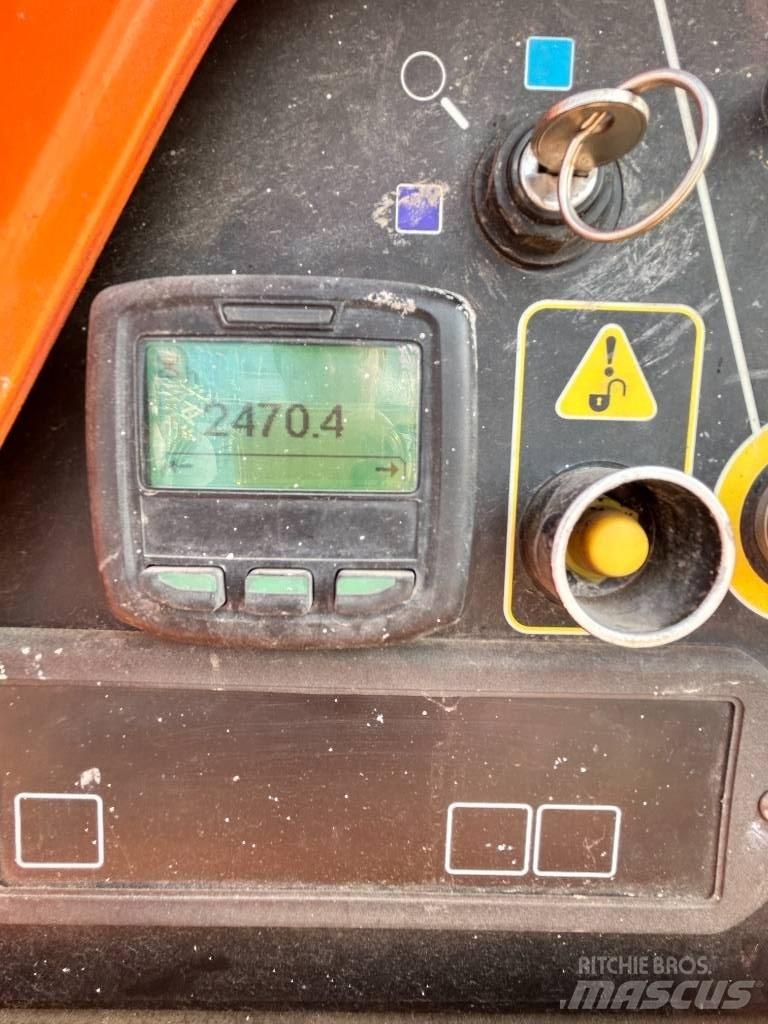 JLG 450 AJ Zglobne dvižne ploščadi