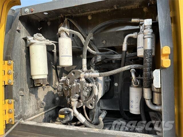 Volvo EC240 Bagri goseničarji