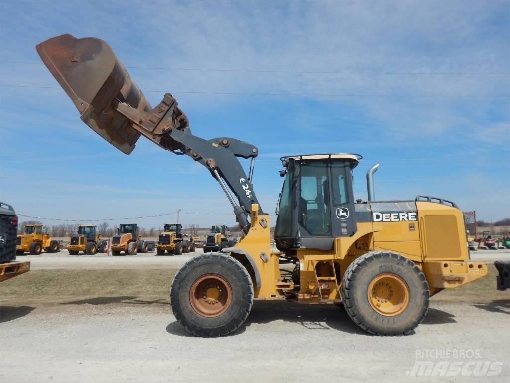 John Deere 624K Kolesni nakladalci