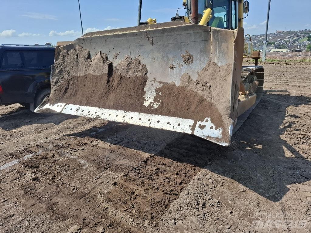 Komatsu D65x Buldožerji goseničarji