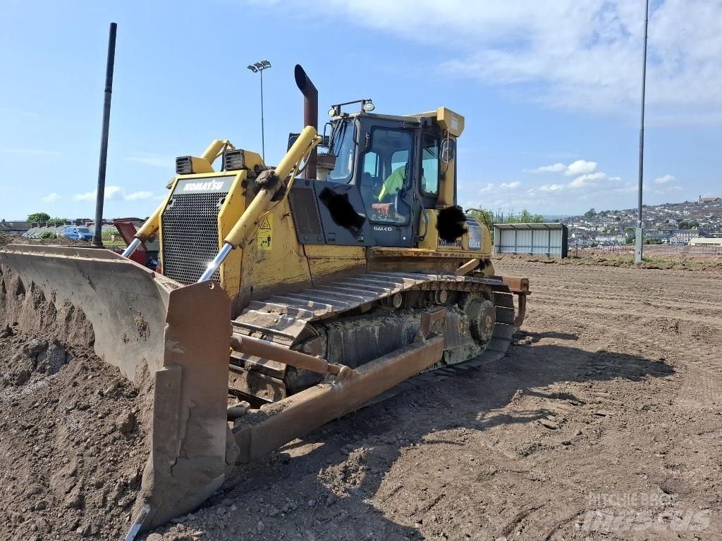 Komatsu D65x Buldožerji goseničarji