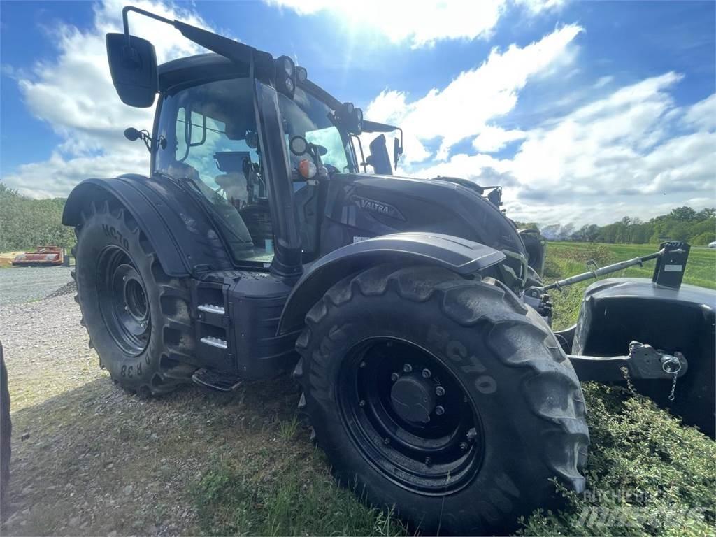 Valtra N 175 Traktorji