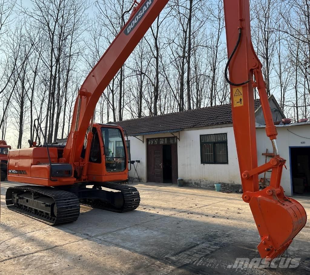 Doosan DX140 Bagri goseničarji