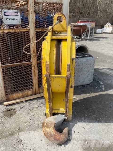 Liebherr HS 885 HD Dvigala na gosenicah