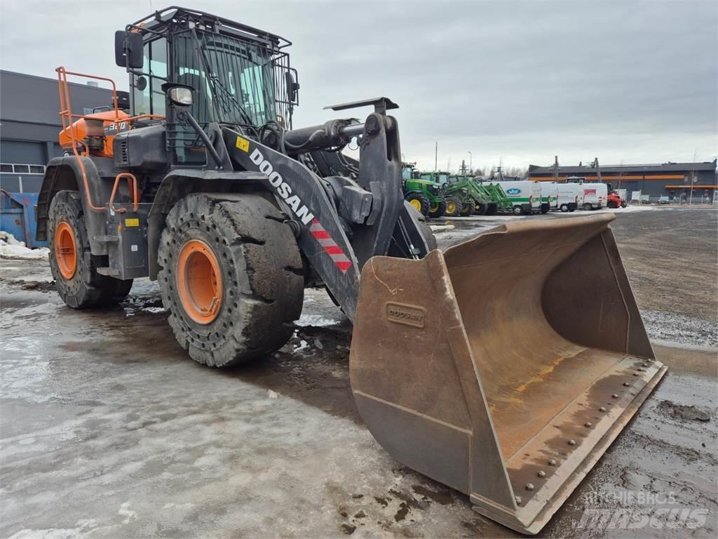 Develon DL320-7 Kolesni nakladalci
