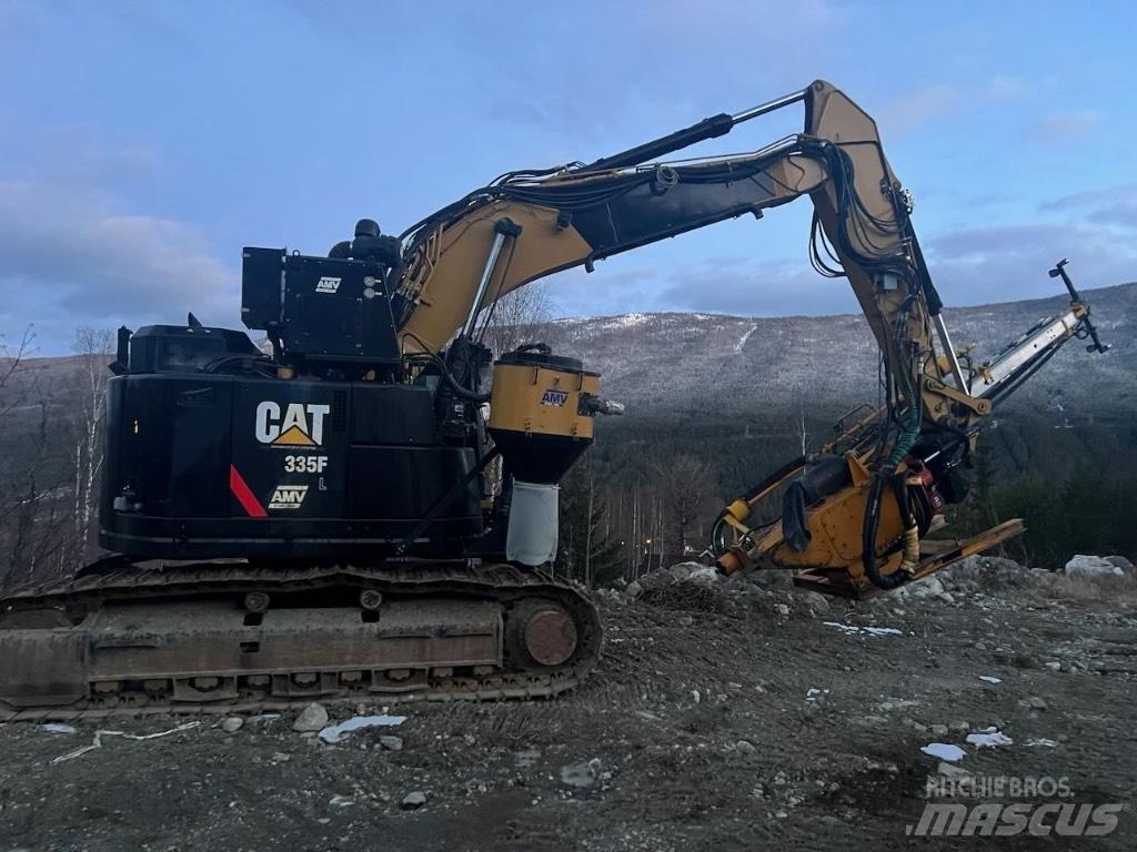 CAT 335 F L CR Terenske vrtalne naprave