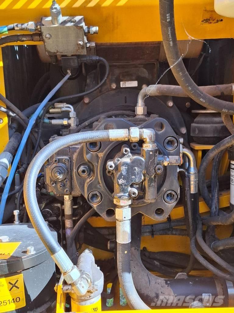 JCB JS 220 LC Bagri goseničarji