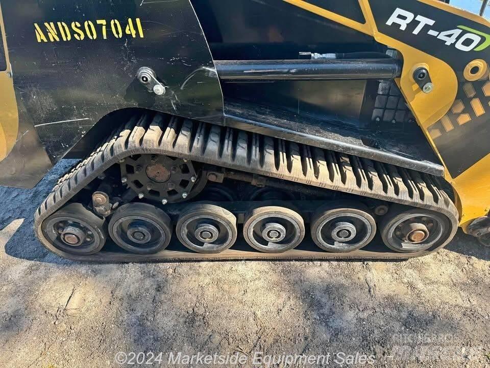 ASV RT 40 Skid steer mini nakladalci