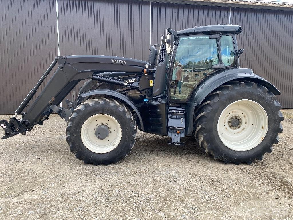 Valtra T 254 V Traktorji