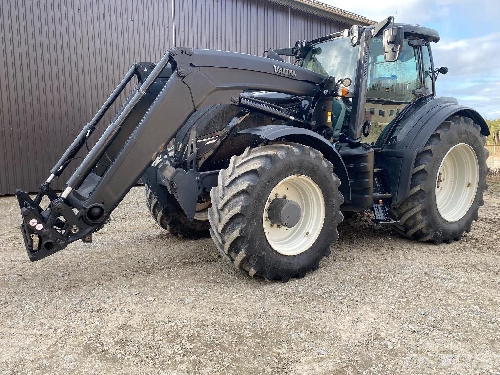 Valtra T 254 V Traktorji
