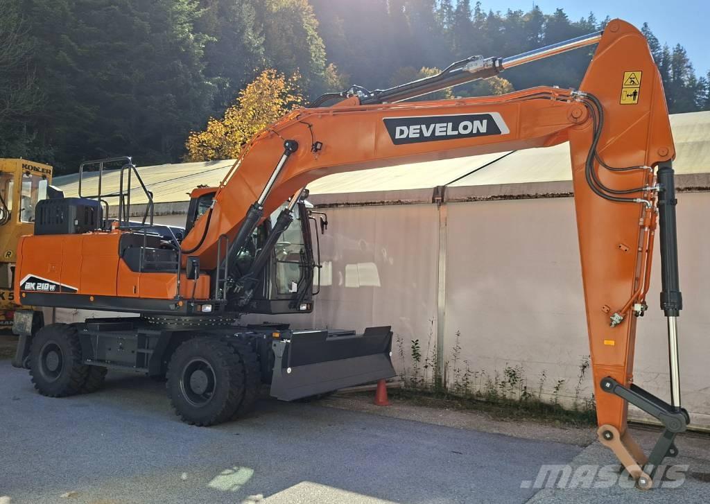 Develon DX 210 W-7 Bagri na kolesih