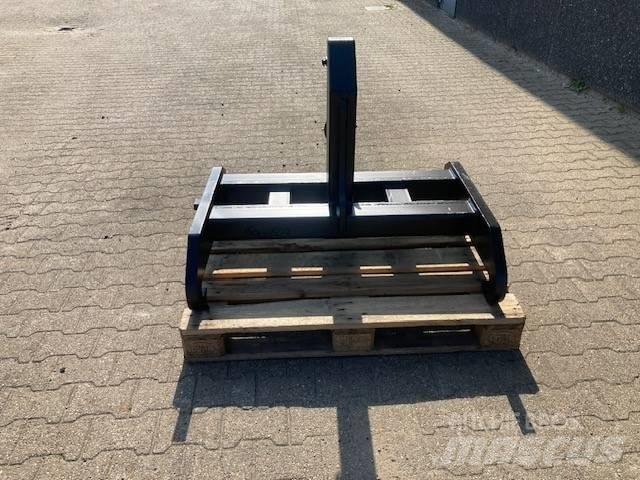 JCB 5,5t krog Drugi deli