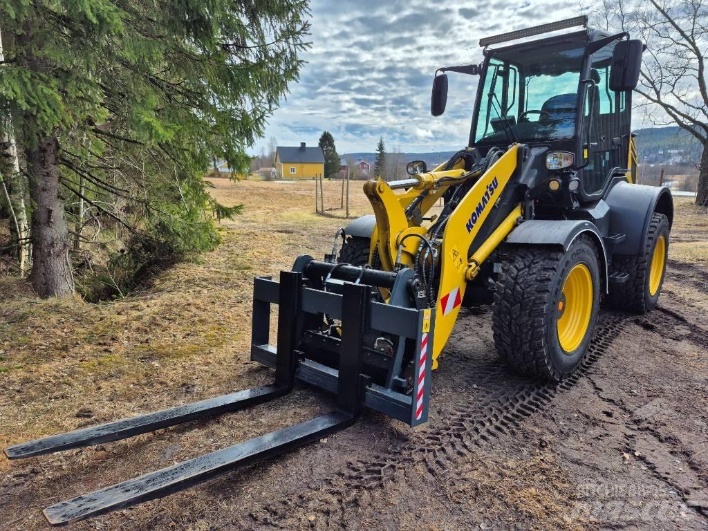 Komatsu WA 100 M Kolesni nakladalci