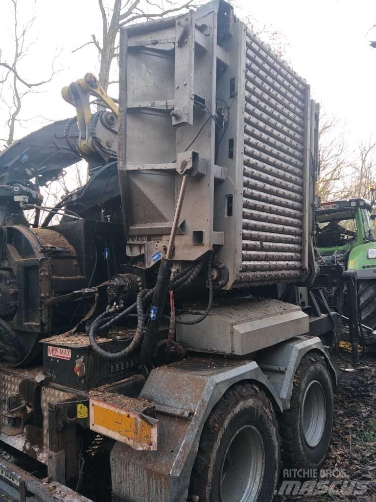 Mus-Max T 11 XL Drobilci lesa