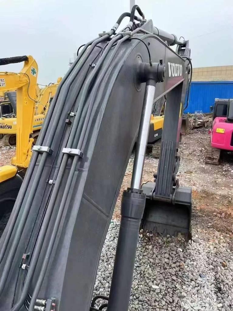 Volvo EC240 Bagri goseničarji