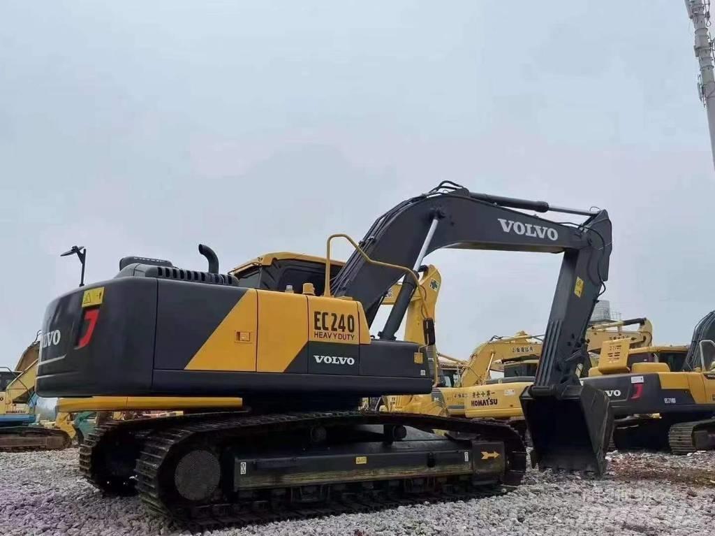 Volvo EC240 Bagri goseničarji