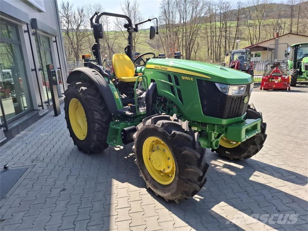 John Deere 5050E Traktorji
